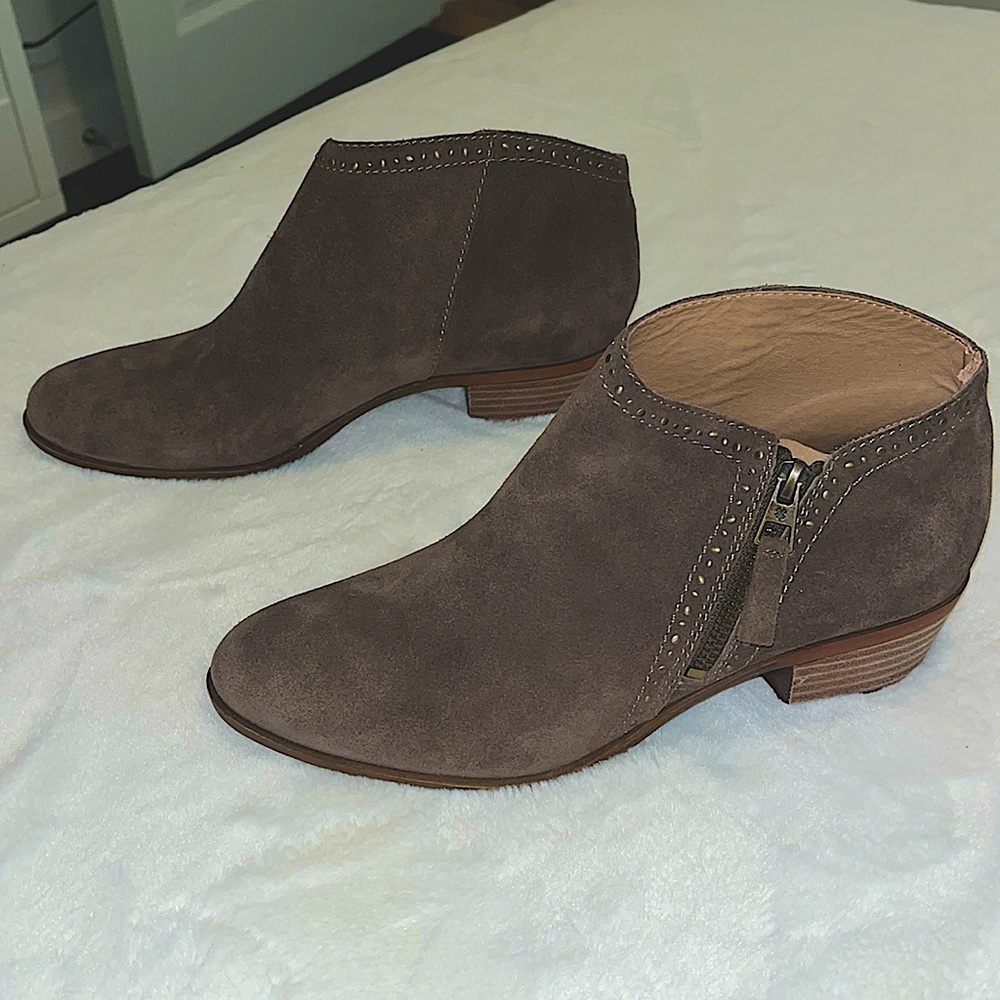 Lucky Brand “cuetifull” little ankle booties